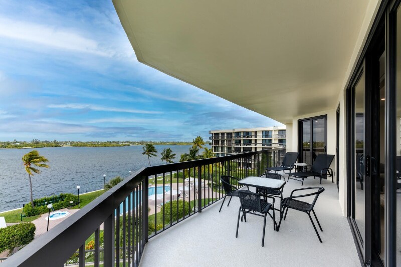 2778 S Ocean Blvd in Palm Beach, FL - Foto de edificio