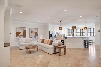 16 Market St in Orange Beach, AL - Foto de edificio - Building Photo