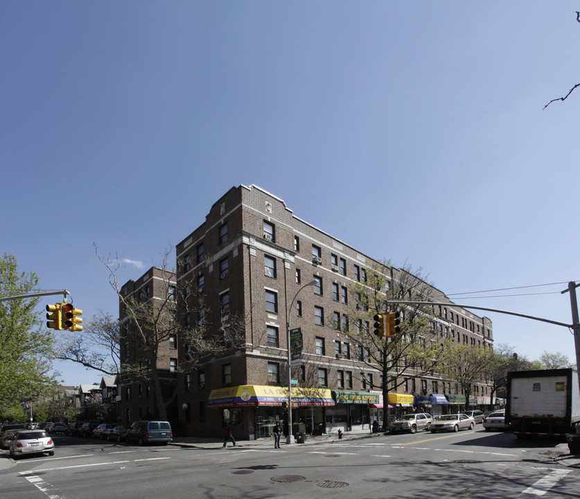 35-63 89th St in Jackson Heights, NY - Building Photo