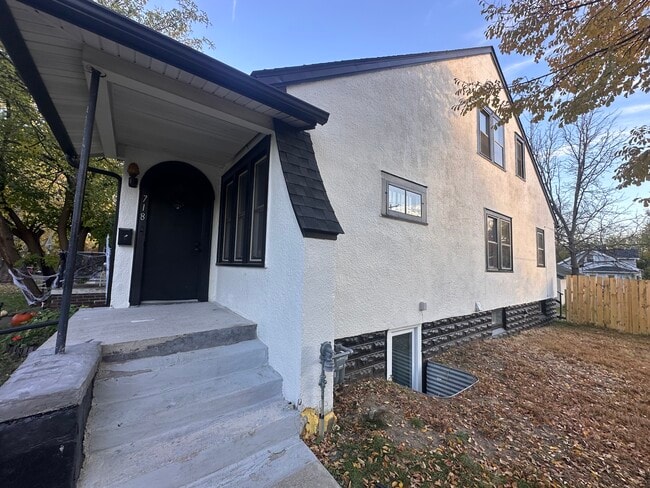 718 Griggs St N, Unit 718 Griggs St N in St. Paul, MN - Foto de edificio - Building Photo