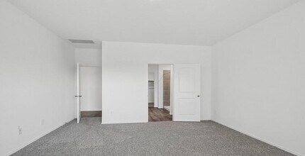 12814 Sunny Pass in Willis, TX - Foto de edificio - Building Photo