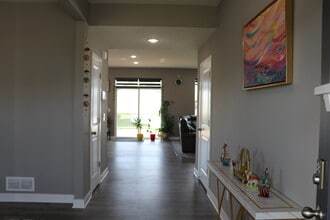 8180 180th St W in Lakeville, MN - Foto de edificio - Building Photo