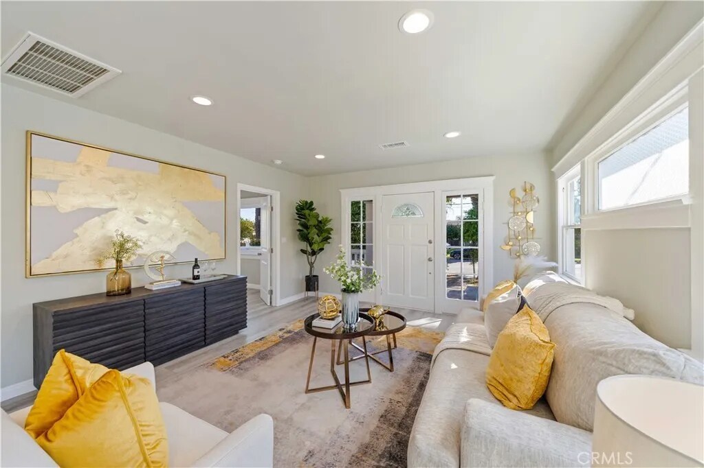463 E 9th St in Upland, CA - Building Photo