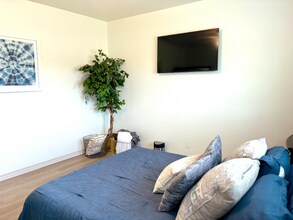 324 S Saunders Ave in Tyler, TX - Foto de edificio - Building Photo