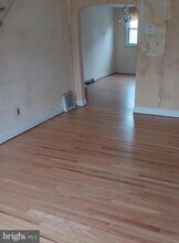 303 Westbridge Rd in Glenolden, PA - Foto de edificio - Building Photo