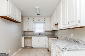 1561 Rose Garden Ln in Loganville, GA - Building Photo - Building Photo