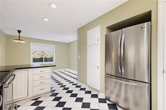 21 Shadow Farm Way in South Kingstown, RI - Building Photo - Building Photo