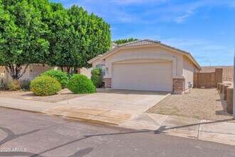19851 N 35th St in Phoenix, AZ - Building Photo - Building Photo