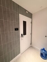 198 Gardner St, Unit 3-2 in Boston, MA - Building Photo - Building Photo