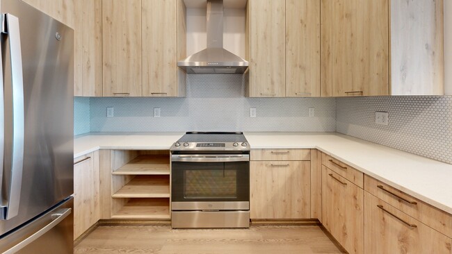 The Station at Crestline Heights in Birmingham, AL - Building Photo - Building Photo