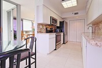 3500 Mystic Pointe Dr in Aventura, FL - Building Photo - Building Photo