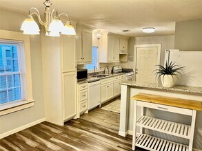 106 N Eastwood St in Houston, TX - Building Photo - Building Photo