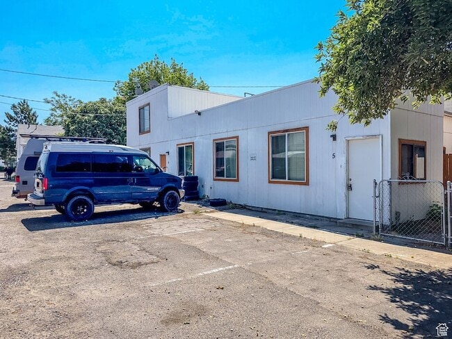 3674 S State St in South Salt Lake, UT - Building Photo - Building Photo