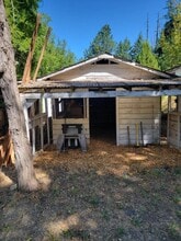 2861 E Fork Rd in Williams, OR - Building Photo - Building Photo
