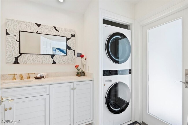 property at 2700 Treasure Ln