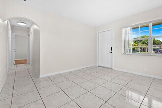 1462 7th St in West Palm Beach, FL - Foto de edificio - Building Photo