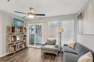 Buena Vista Apartments in Tampa, FL - Building Photo - Building Photo