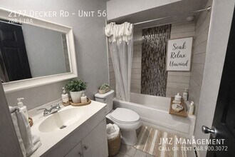 2177 Decker Rd in Walled Lake, MI - Building Photo - Building Photo