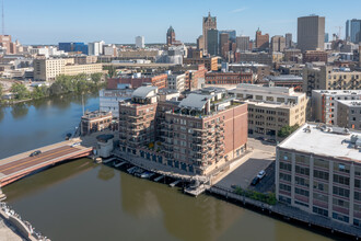 River Renaissance in Milwaukee, WI - Building Photo - Building Photo