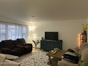 61 E 5th St in Howell, NJ - Building Photo - Building Photo