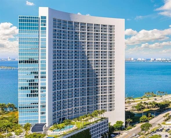601 NE 36th St, Unit PH3305 in Miami, FL - Foto de edificio - Building Photo