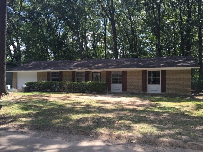 property at 3328 Oaklawn Dr