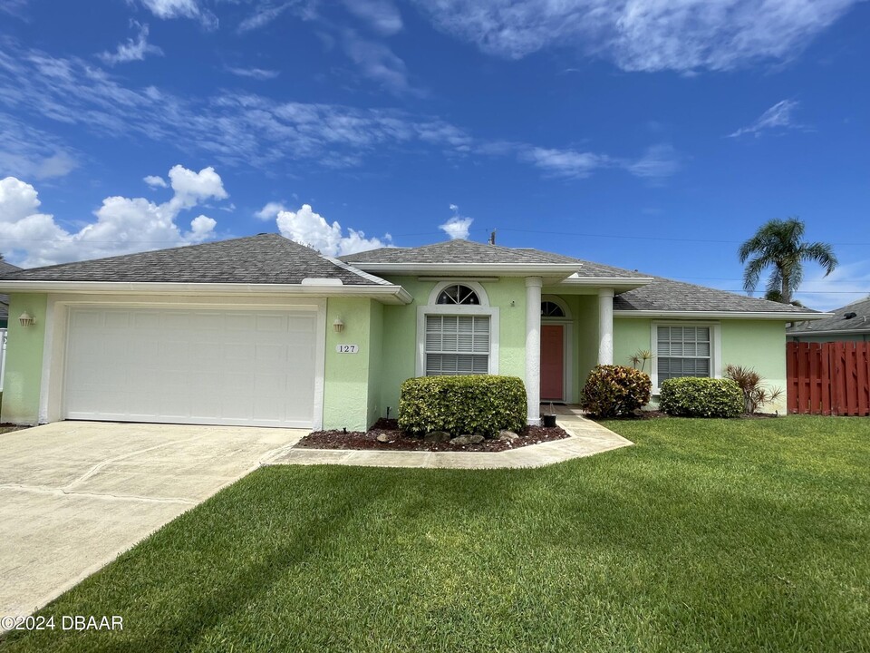 127 Sandpiper Ridge Dr in Ormond Beach, FL - Building Photo