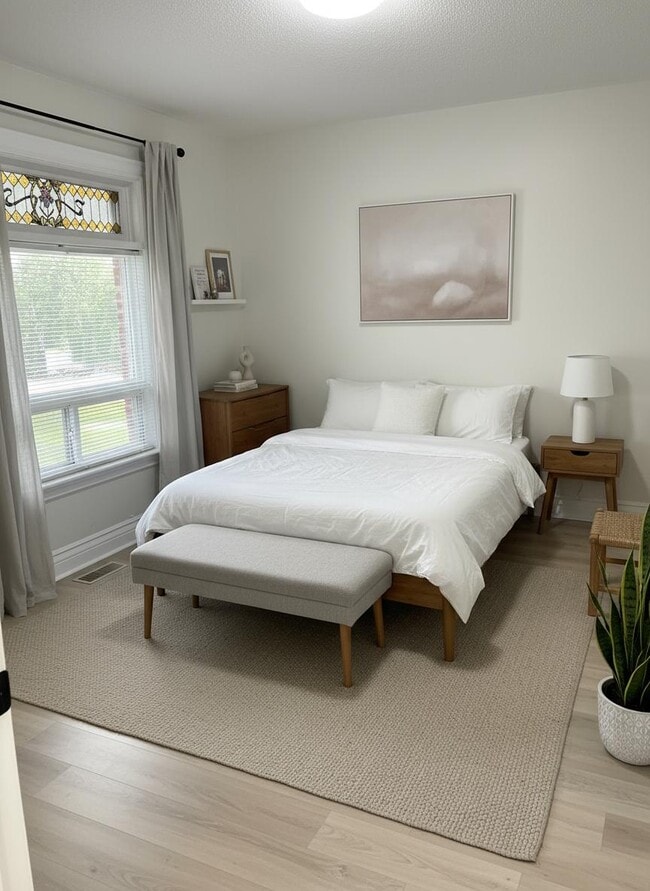 220 Mary St N in Oshawa, ON - Building Photo - Building Photo