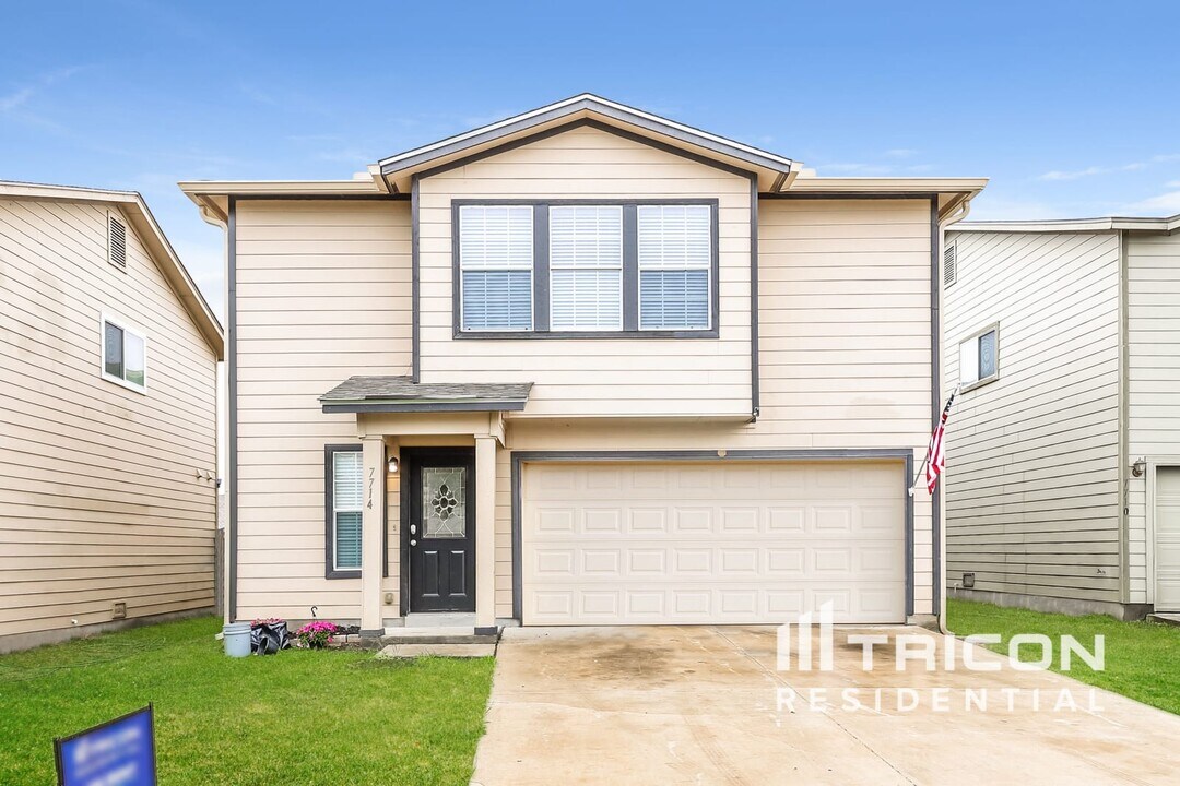 7714 Burro Bend in San Antonio, TX - Building Photo