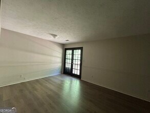 33 Lynhaven Dr in Newnan, GA - Building Photo - Building Photo