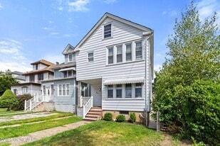 56 Ford Ave in Woodbridge Township, NJ - Building Photo