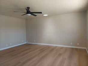 1000 W Coronado Ave in Ridgecrest, CA - Building Photo - Building Photo