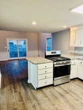 9 Averill Rd in Middleton, MA - Building Photo - Building Photo