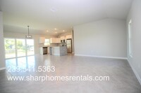 108 SW 34th Ln in Cape Coral, FL - Foto de edificio - Building Photo