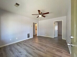 1925-1935 Yountville Cross Rd in Yountville, CA - Building Photo - Building Photo