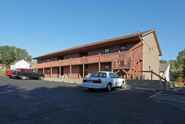 Pleasant Valley Oaks Apartments in Pleasant Valley, MO - Building Photo - Building Photo