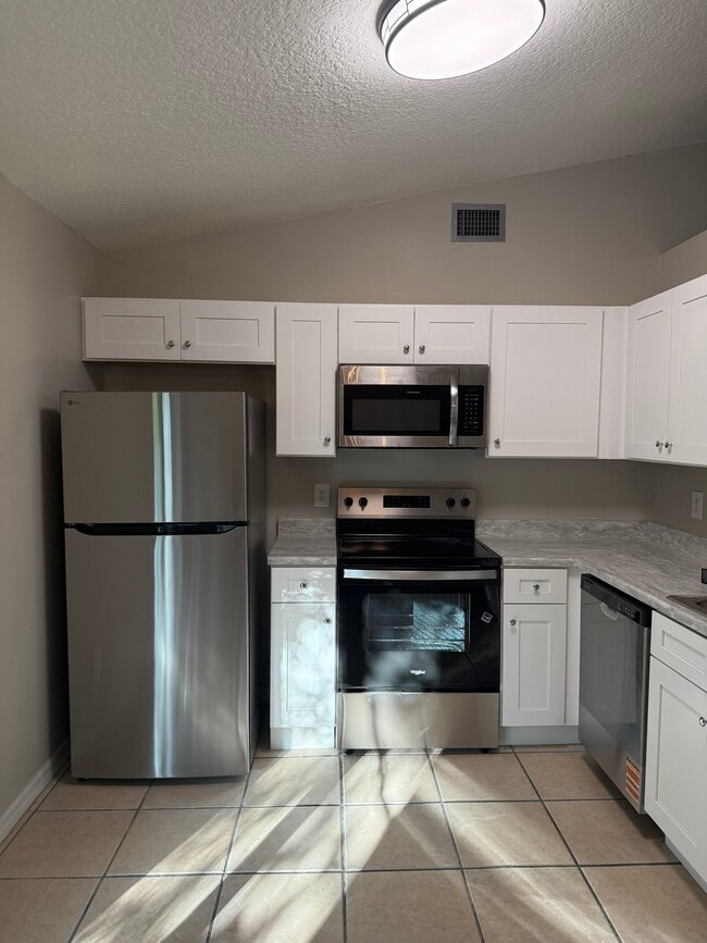 56 Saint Johanna Dr in Oviedo, FL - Building Photo - Building Photo