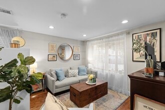 297 D St in Boston, MA - Building Photo - Building Photo