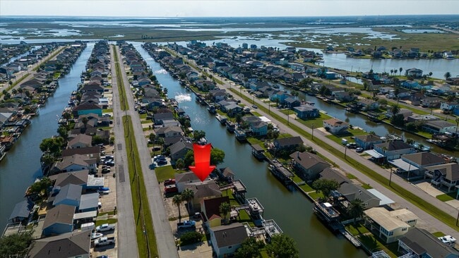 170 Barracuda St in Hitchcock, TX - Building Photo - Building Photo