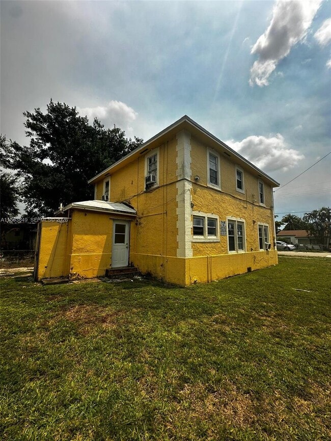 1925 NW 56th St in Miami, FL - Building Photo - Building Photo