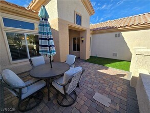10105 Hunter Springs Dr in Las Vegas, NV - Building Photo - Building Photo