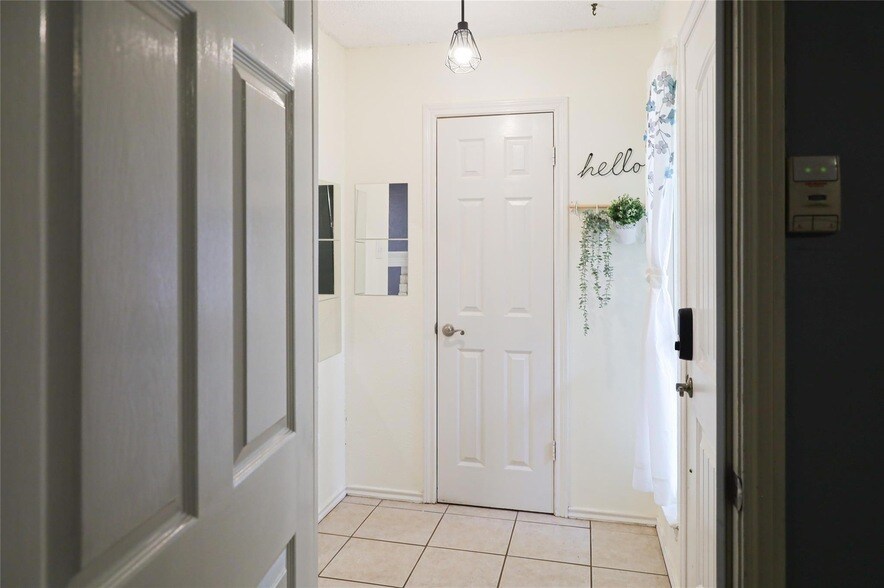 8705 Clearbrook Trail, Unit B in Austin, TX - Building Photo