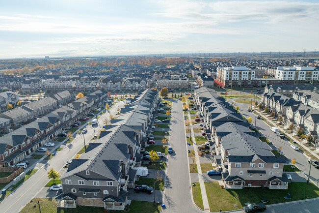 19 Nearco Cres in Oshawa, ON - Building Photo - Building Photo