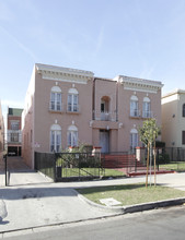 211 S Berendo St in Los Angeles, CA - Building Photo - Building Photo