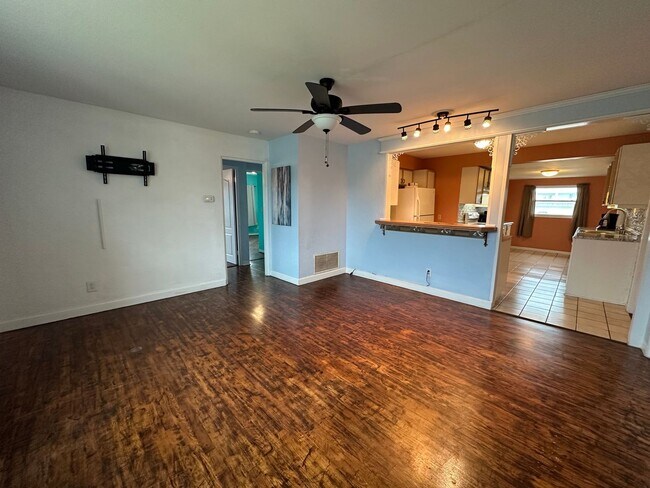 2744 S Atlantic Ave in Daytona Beach, FL - Building Photo - Building Photo
