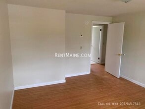 21 Yale St in Bangor, ME - Building Photo - Building Photo