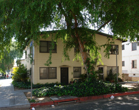 917-937 N Madison Ave in Los Angeles, CA - Building Photo - Building Photo