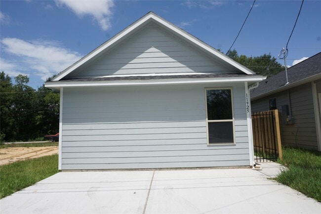 property at 11925 Nelwood St