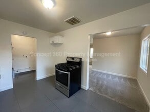 13719 Yukon Ave in Hawthorne, CA - Building Photo - Building Photo