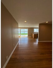 2121 W Lakeside Dr in Moses Lake, WA - Foto de edificio - Building Photo